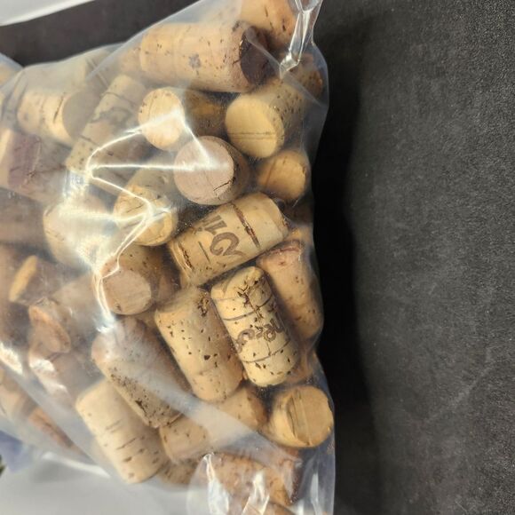 Wine corks for making crafts Gallon size bag full - Picture 2 of 7